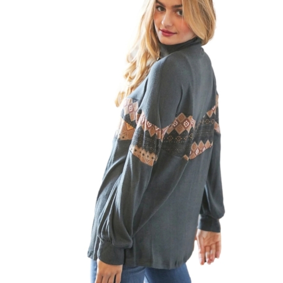 Grey Chevron Color Block Long Sleeve Top - Picture 2 of 2